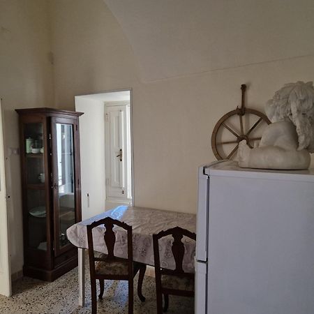Palazzo Costantini Bed & Breakfast San Donato di Lecce Luaran gambar